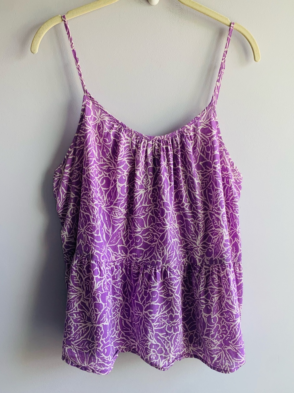 Gap Cami Floral Lilac Lavender Spaghetti Strap Summer Vacation Ruffle EUC Medium